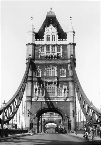 Tower Bridge 1939