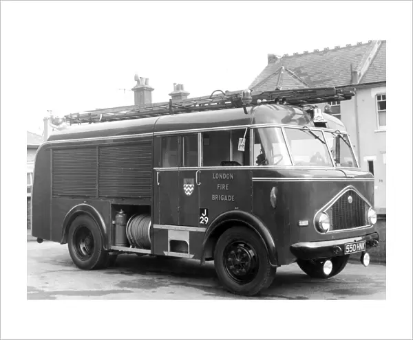 GLC-LFB - Former County Brigade pump fire engine