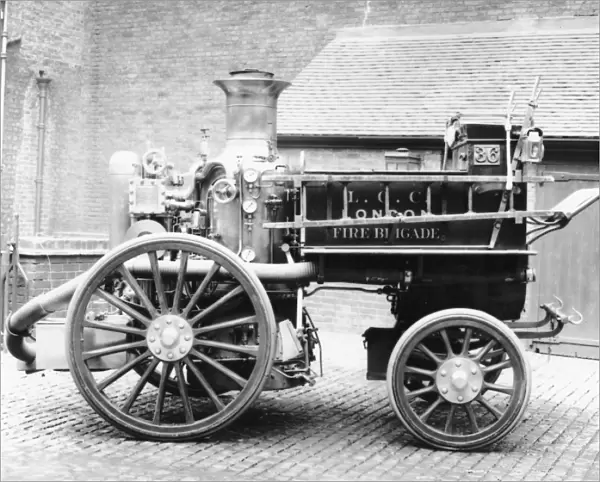 LCC-LFB Bishopsgate fire station horse drawn steamer