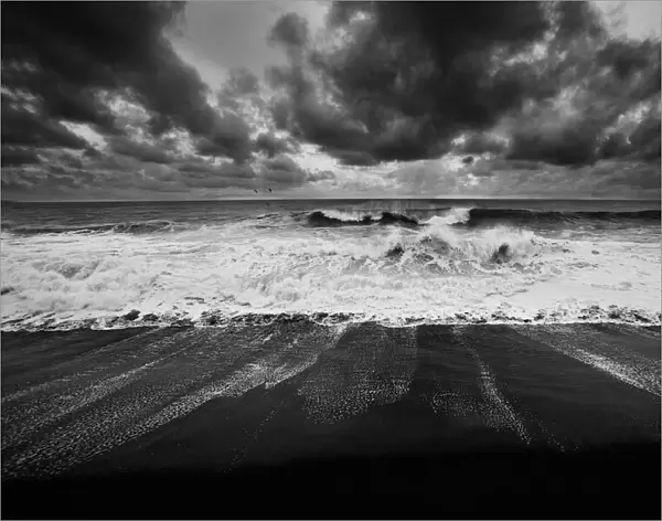 Beach & Waves. Monterico Beach - Pacific Ocean - Guatemala. Black & White