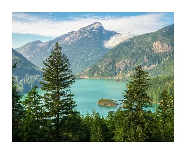Washington State, Ross Lake National Recreation Area, Diablo Lake Date: 04-10-2020
