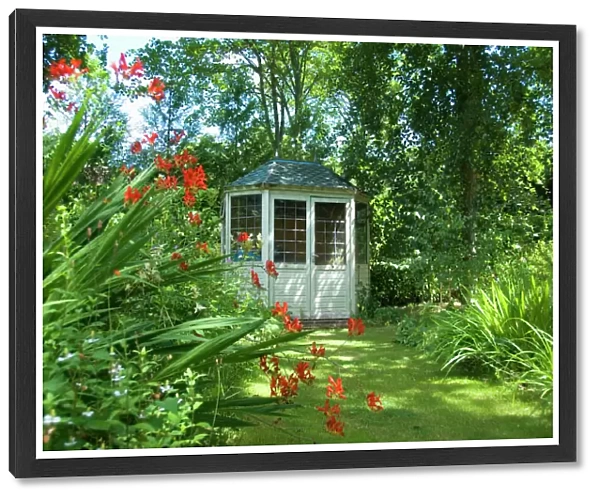 Garden - plants flowers lawn & summer house