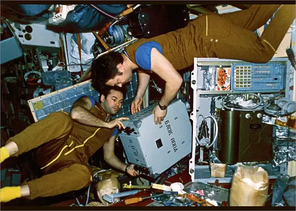 Mir space station cosmonauts, 1987