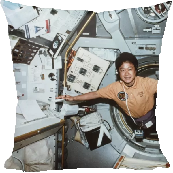 Dr Mukai entering IML-2 module, Shuttle STS-65