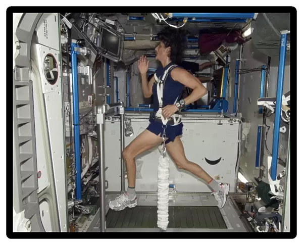 Astronaut exercising on the ISS C016  /  4207