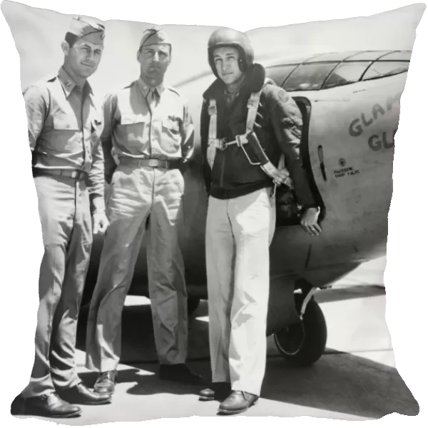 Bell XS-1 test pilots, 1947-8 C016  /  4330