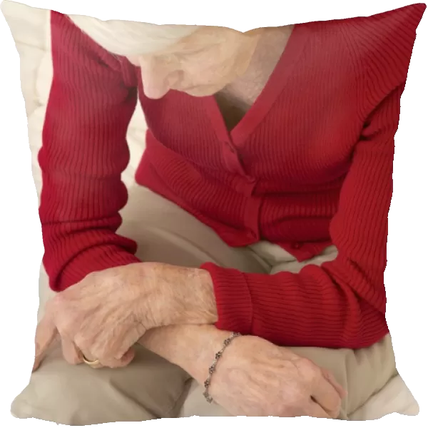 Elderly woman C015  /  8810