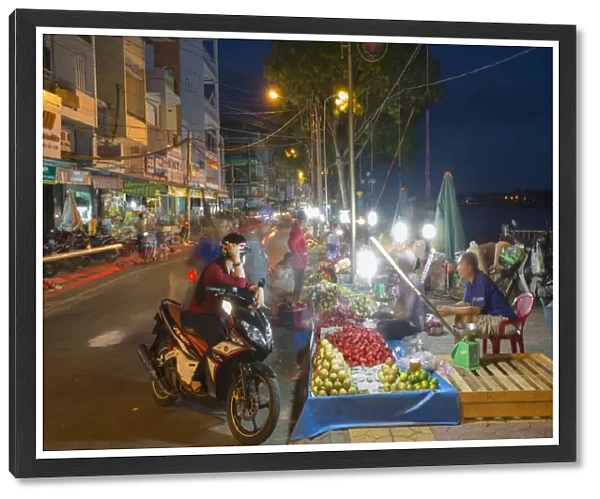 Night market, Ben Tre, Mekong Delta, Vietnam, Indochina, Southeast Asia, Asia