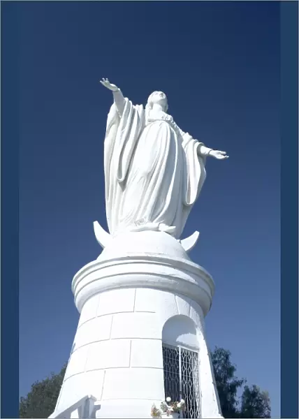 Statue of Virgin Mary, San Cristobal hill, Santiago de Chile, Chile, South America