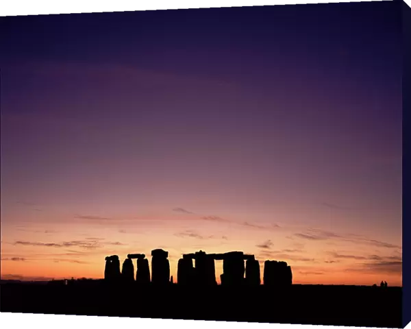 Stonehenge at sunset, UNESCO World Heritage Site, Wiltshire, England, United Kingdom