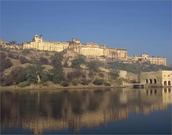 The Amber Palace from across the Moata Sagar lake