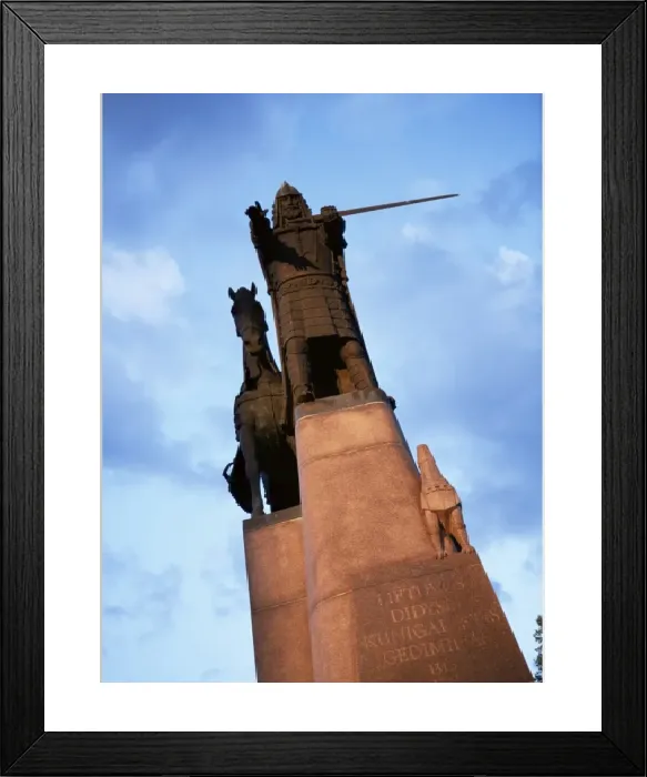 Framed Print : Statue of Grand Duke Gediminas Print