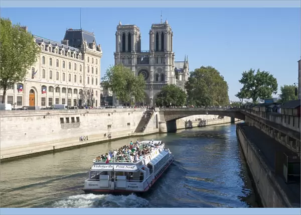 View of the River Seine and Notre Dame Cathedral, Paris, France, Europe
