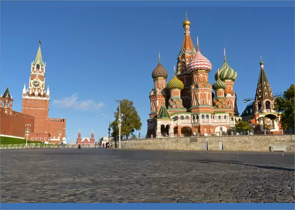 Red Square, St. Basils Cathedral and the Saviours Tower of the Kremlin, UNESCO