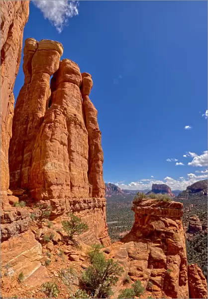 The centre Altar of Cathedral Rock, with Courthouse Buttes in the distance just above