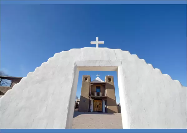 Adobe church at Taos Pueblo, UNESCO World Heritage Site, Taos, New Mexico, United