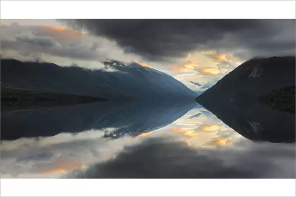 Sunset Lake Rotoiti, Mount Robert, Nelson Lakes National Park, Tasman District