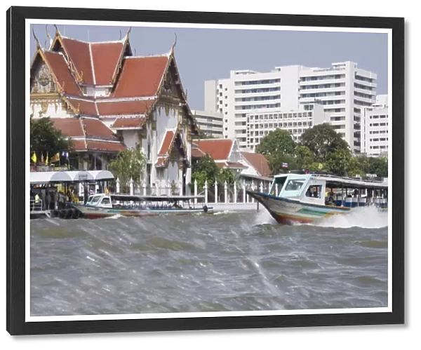 Boats on the Chao Phraya River, Bangkok, Thailand, Southeast Asia, Asia