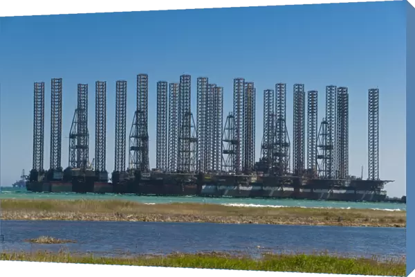 Offshore oil rigs at the Baku Bay, near Baku, Azerbaijan, Central Asia, Asia