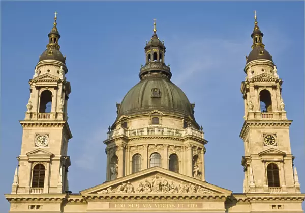 Dome of St. Stephens basilica (Szent Istvan Bazilika), Budapest, Hungary, Europe