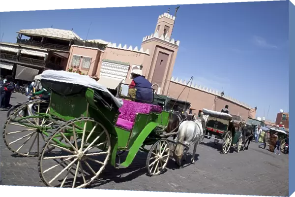 Horse and carriage, Place Jemaa El Fna, Marrakesh, Morocco, North Africa, Africa