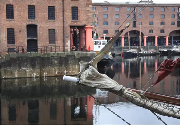 Albert Dock, UNESCO World Heritage Site, Liverpool, Merseyside, England, United Kingdom, Europe