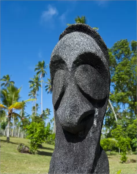 Carved statue at a resort on Aore islet before the Island of Espiritu Santo, Vanuatu, South Pacific, Pacific