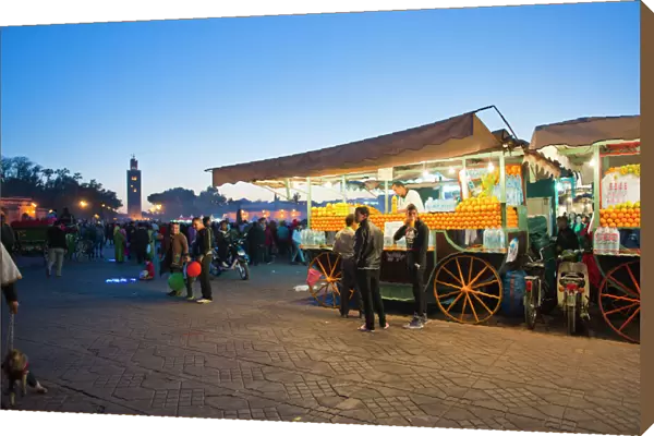 Fresh orange juice stall at night, Place Djemaa El Fna, Marrakech, Morocco, North Africa, Africa