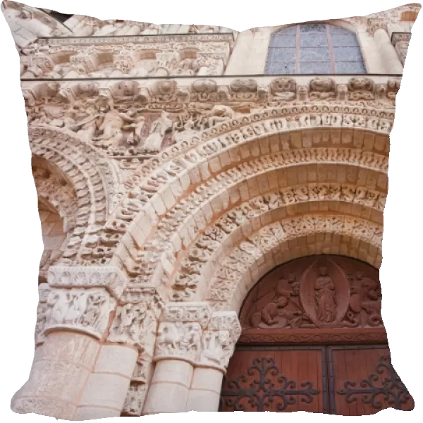 The tympanum on Eglise Notre Dame la Grande in central Poitiers, Vienne, Poitou-Charentes, France, Europe