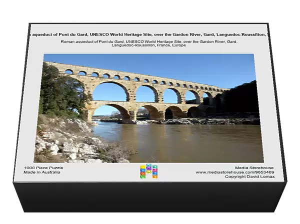 Roman aqueduct of Pont du Gard, UNESCO World Heritage Site, over the Gardon River, Gard, Languedoc-Roussillon, France, Europe