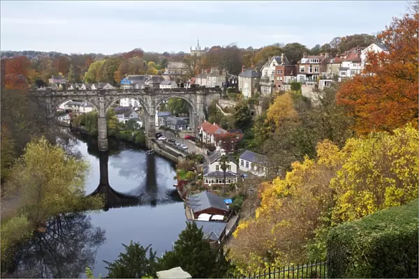 Viaduct over the River Nidd at Knaresborough, in autumn, North Yorkshire, Yorkshire, England, United Kingdom, Europe