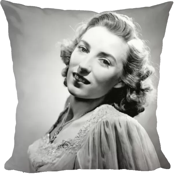 Vera Lynn in Phil Brandons We ll Meet Again (1942)