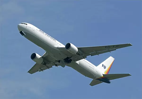 Boeing 767-300 Air Pacific