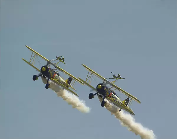 iml-569. Wing Walking with the Utterley Butterly display team, RAF Waddington Airshow 2006