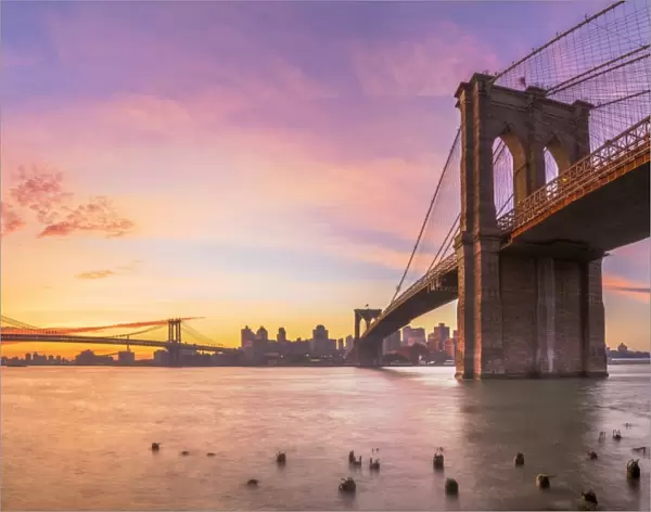 USA, New York, Manhattan, Brooklyn Bridge and Manhattan Bridge across the East River