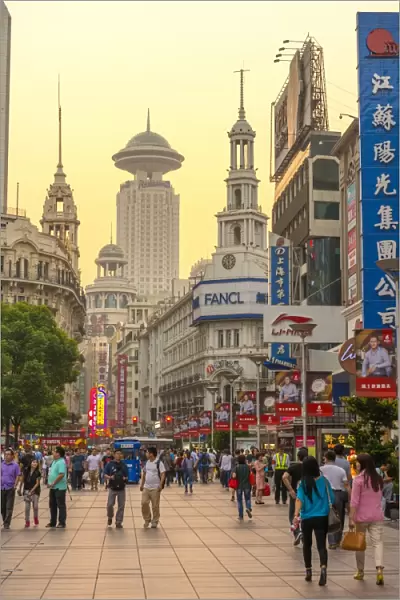 China, Shanghai, Huangpu District, East Nanjing Road