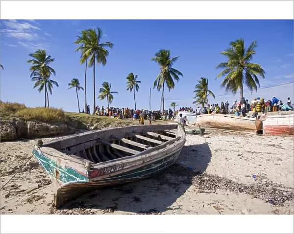 A fishing boat on the beach at Ilha do Mozambique