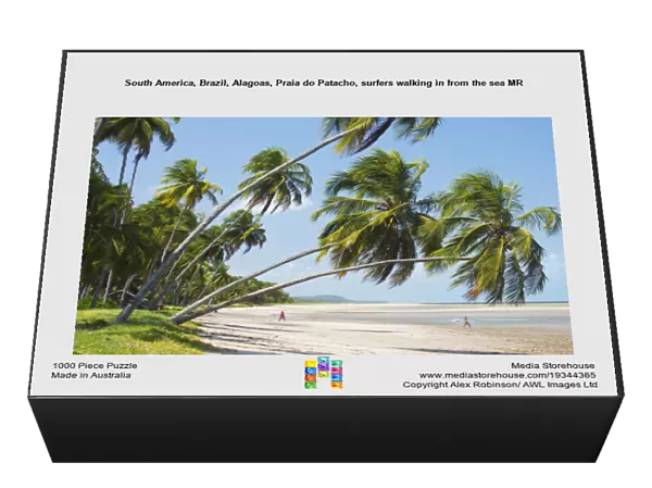South America, Brazil, Alagoas, Praia do Patacho, surfers walking in from the sea MR