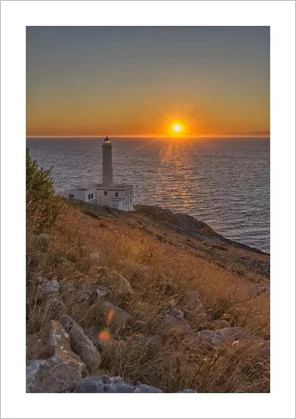 Italy, Apulia, Salento, Capo d Otranto, Sunrise over lighthouse Palascio