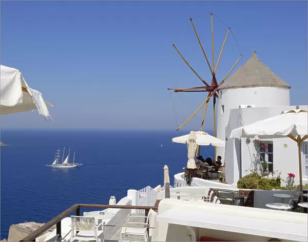 Restaurant in Oia, Santorini, Kyclades, South Aegean, Greece, Europe