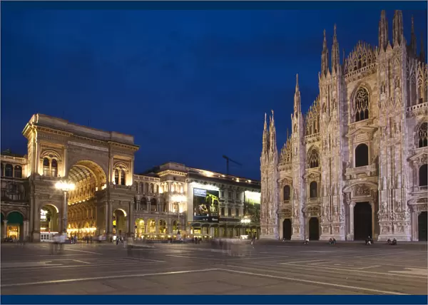 Italy, Lombardy, Milan, Piazza Duomo, Duomo cathedral and Galleria Vittorio Emanuele II