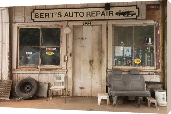 USA, Hawaii, Kauai, Berts Auto Repair in Waimea