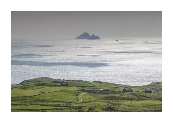 Ireland, County Kerry, Ring of Kerry, coastal landscape along the western shore of