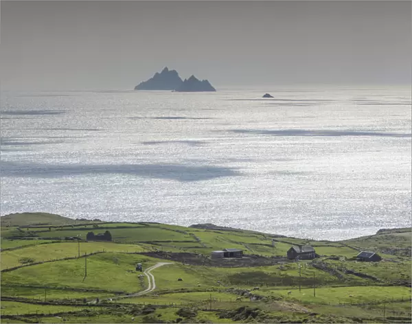 Ireland, County Kerry, Ring of Kerry, coastal landscape along the western shore of