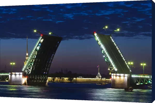 Russia, St. Petersburg, Center, Dvortsovy Bridge on the Neva River