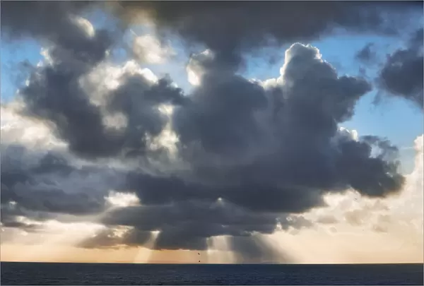 Cloud mood with sunrays - Ireland, Donegal, Killybegs, Shalwy Point