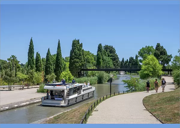 Les 9 Ecluses de Fonseranes at the Canal du Midi near Beziers, UNESCO World Heritage Site, Herault, Occitanie, Languedoc-Roussillon, France