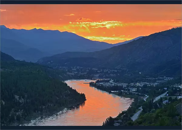 Columbia River in the Columbia Valley flanked by the Monashee Mountains in the West and the Selkirk Mountains in the East, British Columbia, Canada