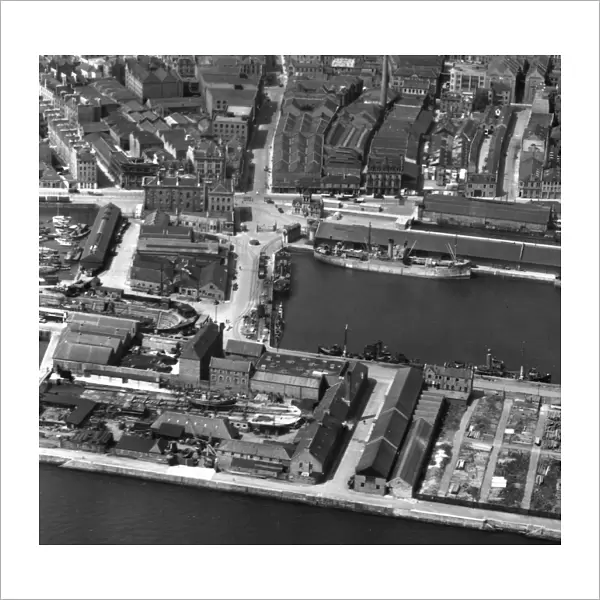 Dundee Harbour, 1943