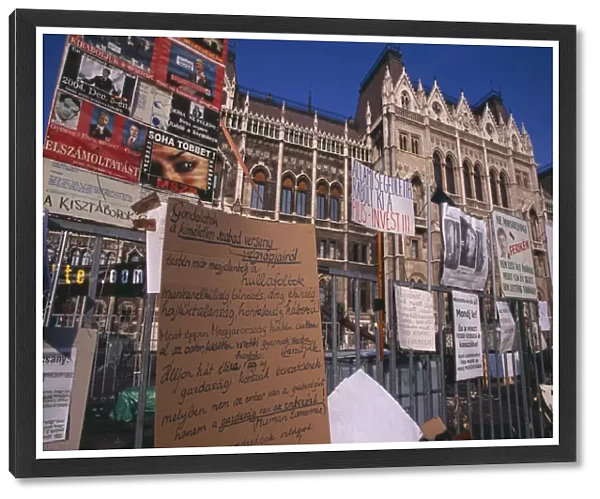 20081476. HUNGARY Budapest Hand-written posters